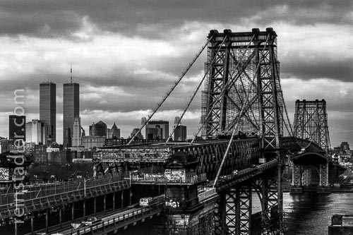  Williamsburg Bridge zwischen Brooklyn und Manhatten, New York.